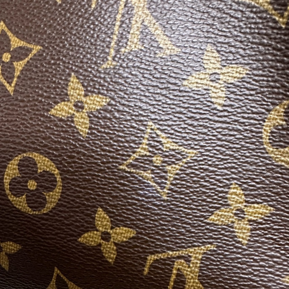 LOUIS VUITTON monogram toiletry GM - Picture 15 of 17